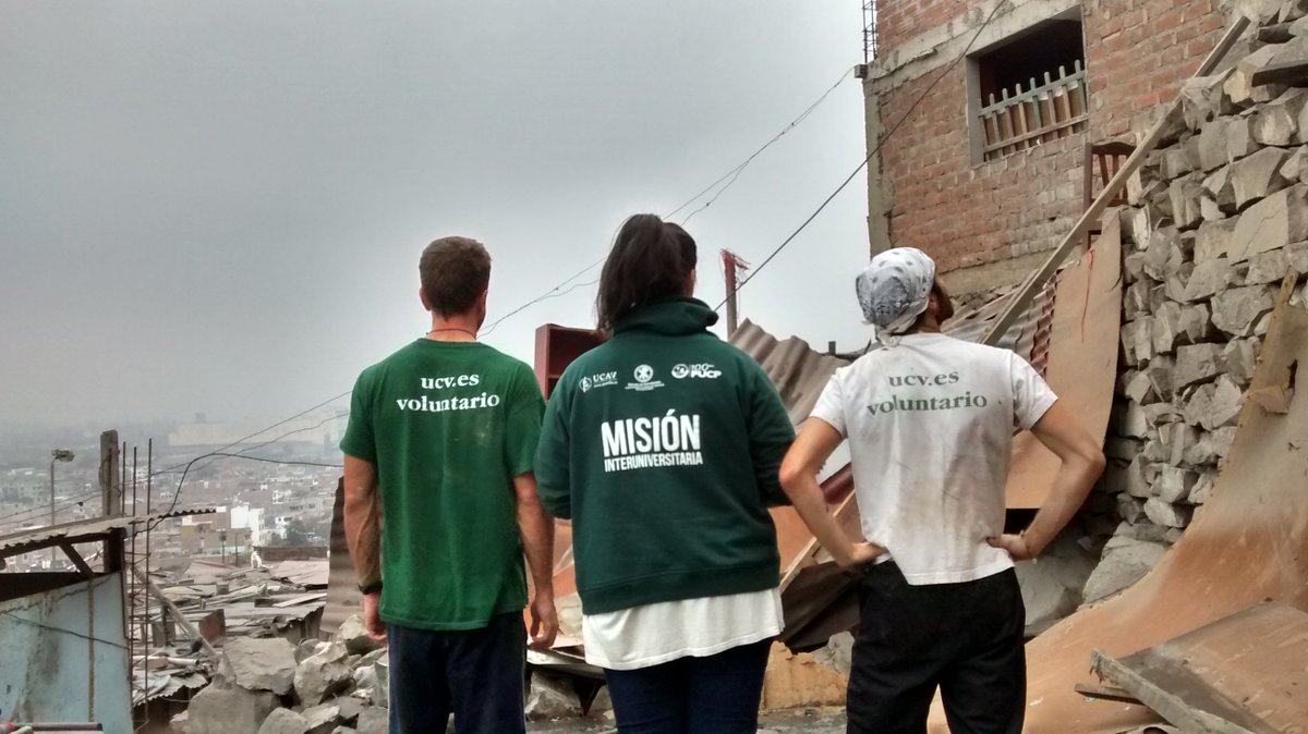 Feliz #DiadelVoluntariado Hoy un especial #Gracias a todos nuestros voluntarios de la @UCV_es que cada día dan un poquito de si mismos para cambiar el mundo. Porque con vosotros es posible!!!
#VoluntariosUCV #EdV #CompromisoUCV