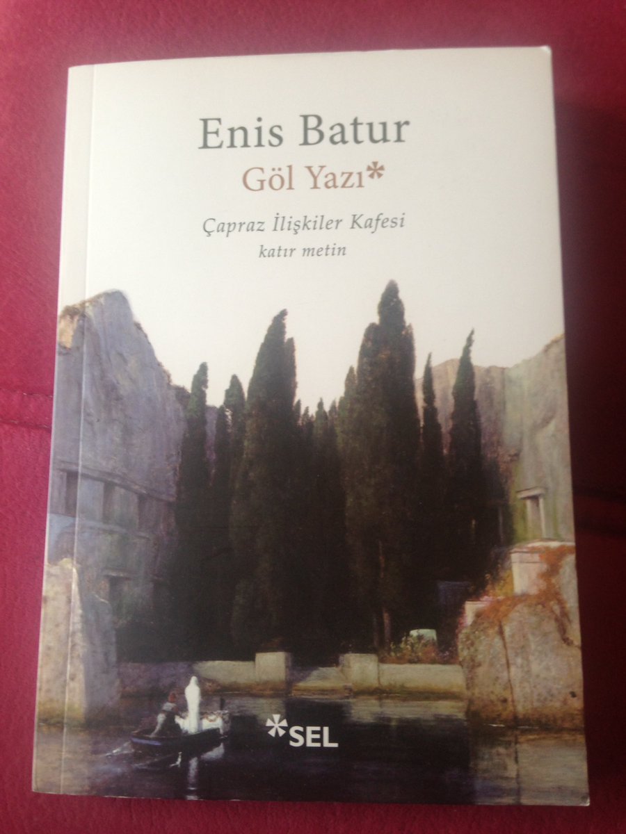 yeşil'den içre,
zamandan içre,
yazar(lar)dan - yazıdan içre
bir çapraz örgü metin.
itina ile salık verilir.

Enis Batur; Göl Yazı; Sel Yayıncılık.