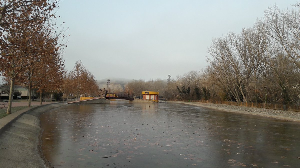 Javier_GS92's tweet photo. @MeteoCalatayud  pista de patinaje en el parque de la serna https://t.co/cCNAUWpx76