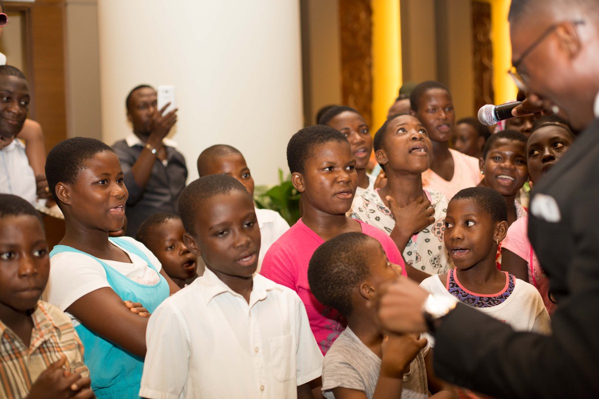 movenpick_accra's tweet photo. Mövenpick Hotel Accra we never pass up a chance to #support to those who truly deserve it. We're so glad to have had kids from #ChanceForChildren joining us for our annual #TreeLightingCeremony. Thank you for rendering 'we wish you a merry Christmas' in a such #lovely way! https://t.co/yvo5B3EHej