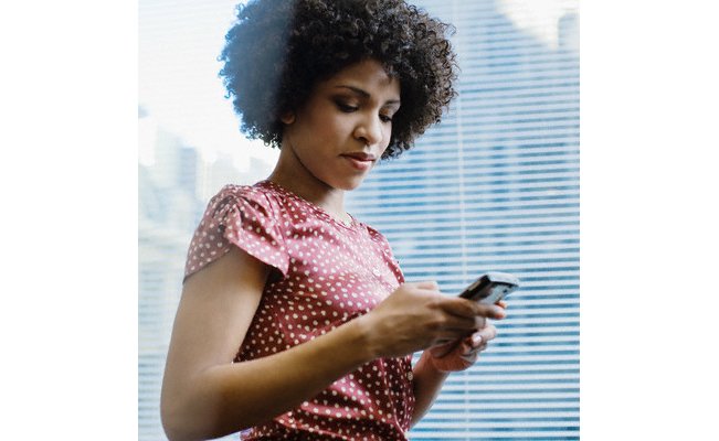 Donzel_Cie's tweet photo. Les ambiguïtés de la transformation digitale pour les femmes africaines : entre opportunités entrepreneuriales inédites et nouveaux risques #cyberharcèlement https://t.co/kbL9fI6Cna https://t.co/e2xDkwvYiF