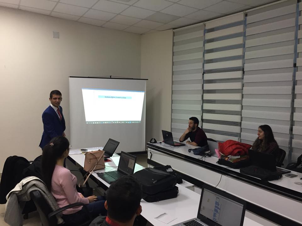 Malatya Teknokent Eğitim departmanı tarafından planlanan ve 2 gün sürecek olan “Kodlama Atölyesi Seviye 1”programı başladı. Bilgisayar öğretim teknolojileri eğitimi bölümü lisans öğrencileri Tekno Atölye’ de kodlama platformlarını tanıyacak, takımlar oluşturarak