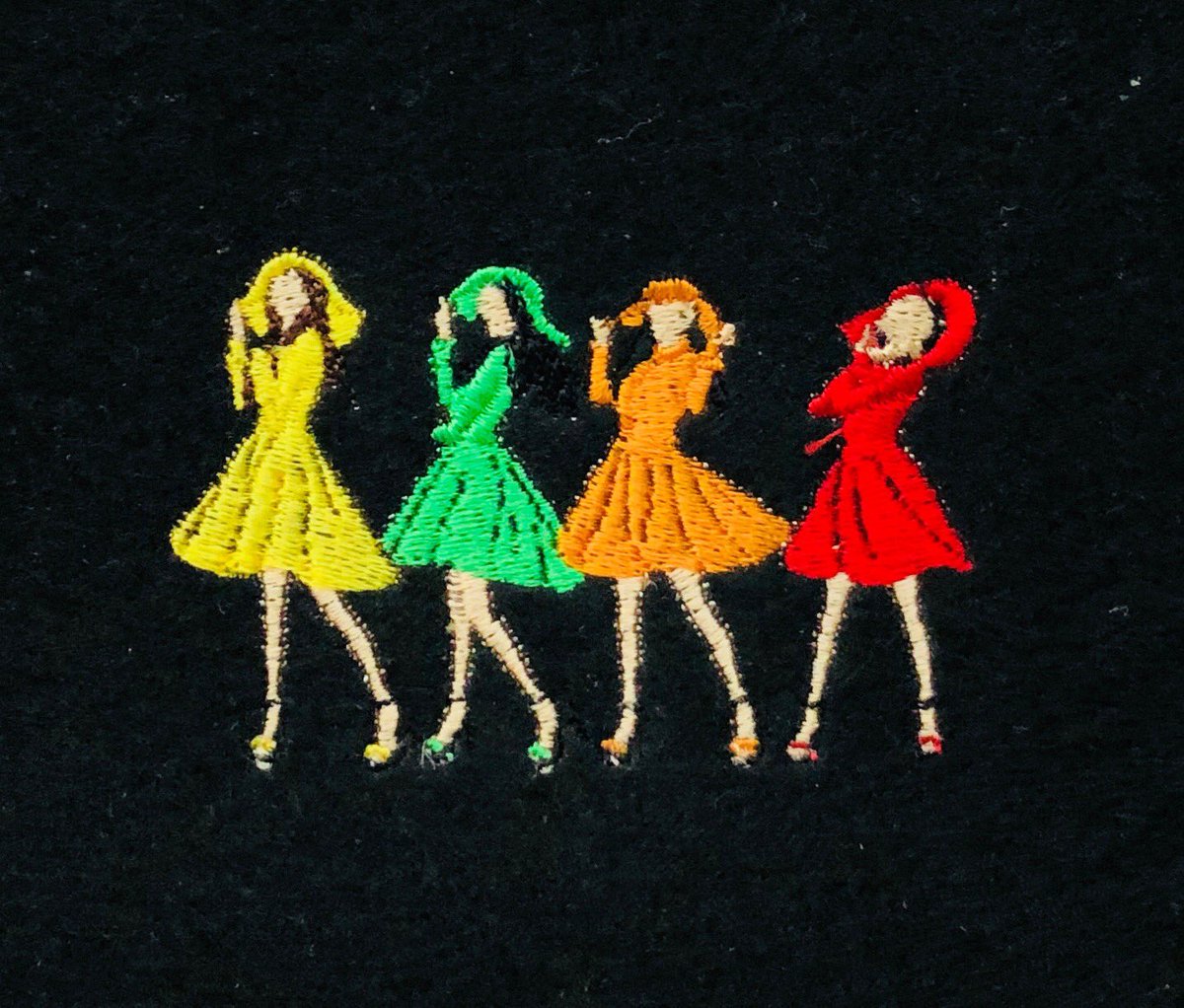 MMM_MOOZIP's tweet image. [RT 이벤트]
rt해주신 분들 중 추첨을 통해 베라 기프티콘을 드립니다‼️

💡무봉 파우치 입금 안내💡

⭕️2017.12.06 수요일 8PM부터 입금 시작
⭕️폼은 타래로!!
⭕️상세 정보는 이미지 참고
⭕️궁금한 점은 디엠 주세요
❌정해진 시간 이전 입금 인정 ❌
#무무 #무봉 #굿즈 #마마무 #moomoo