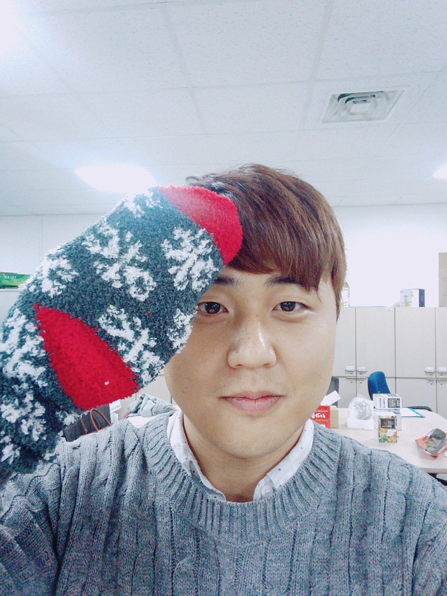 양말 선물 너무너무 감사합니다!!!!! 잘 신을게요!!!!! 신자마자 잠들듯!!! ㅋㅋㅋ