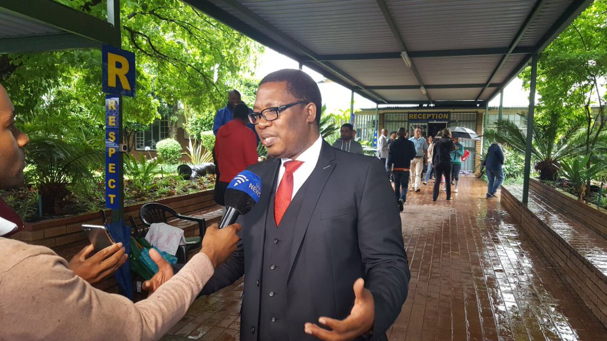 Fourways_Review's tweet photo. Gauteng MEC for #Education, @Lesufi has addressed the parents at #BrynevenPrimarySchool following the #Garibmustfall protest this morning
https://t.co/TbgQDJ2uL6 https://t.co/pT9mxaaE0F