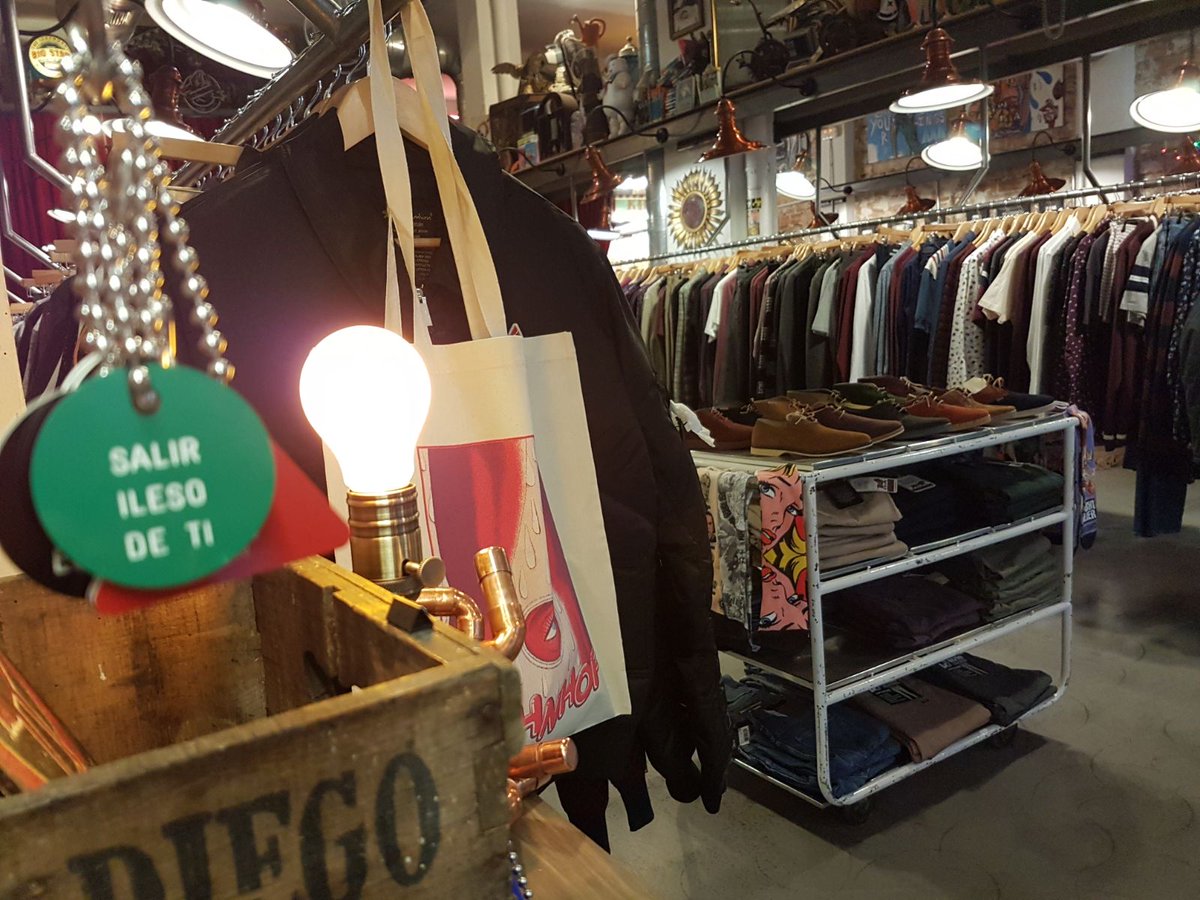 Bahnhof Shop tweet media