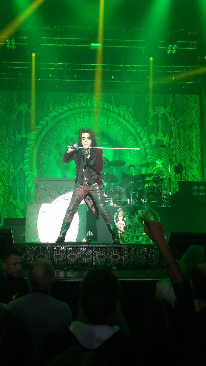 RobvanDijk70's tweet photo. Alice Cooper 013 Tilburg. https://t.co/QZuSVIV0cB