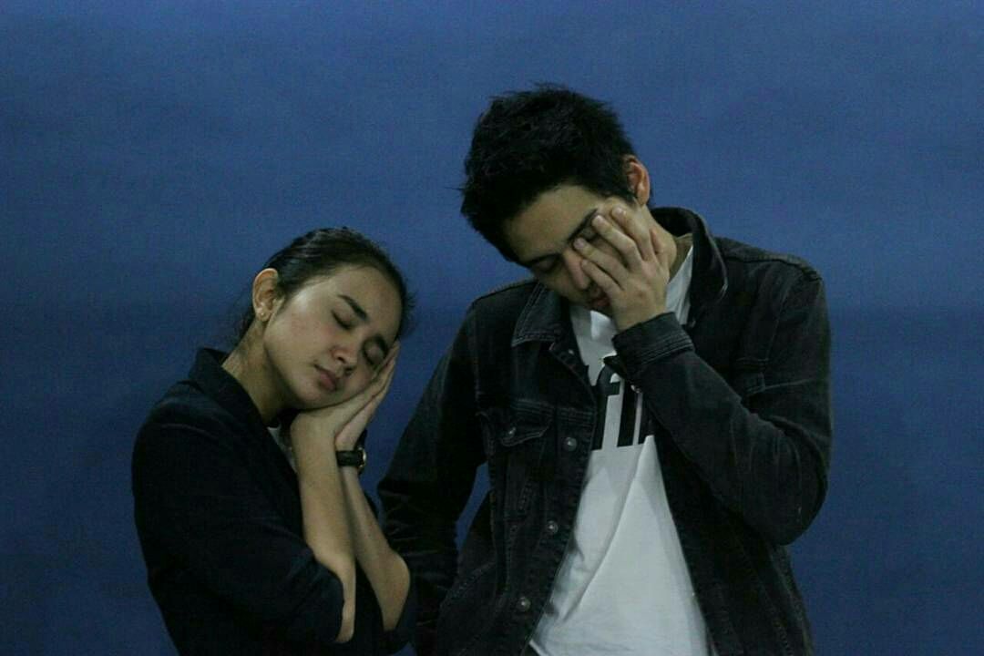 MagicHourID's tweet image. Gemash! Raina @michelleziu dan Tegar @MAX_maxime lagi Media Visit di @KapanLagicom  untuk cerita seputar #MagicHourSeries