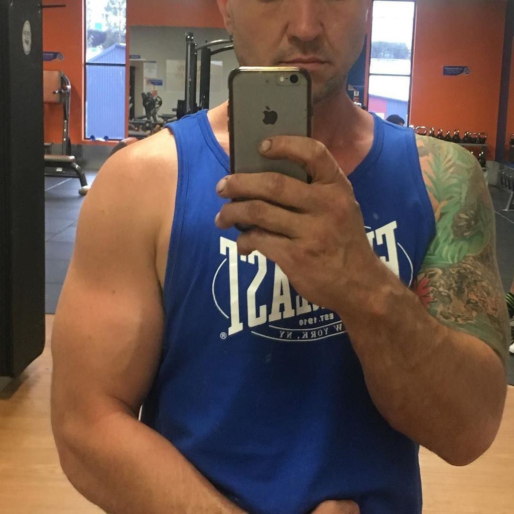 JuicyTrain1's tweet photo. Great arm sesh tonight 💪🏼👌🏼😃
#gym #fitness #armworkout #biceppump #livesore #willhurttomorrow #dontcare #loveit #buildingmybody #doingitforme #nevergiveup #guyswholift #gymlife #seekGLORY #GAINSbyfire #livefreedieSTRONG #NEVERSURRENDER #choosetoF… https://t.co/B8qFeQwLFR https://t.co/3GpSzbumLG