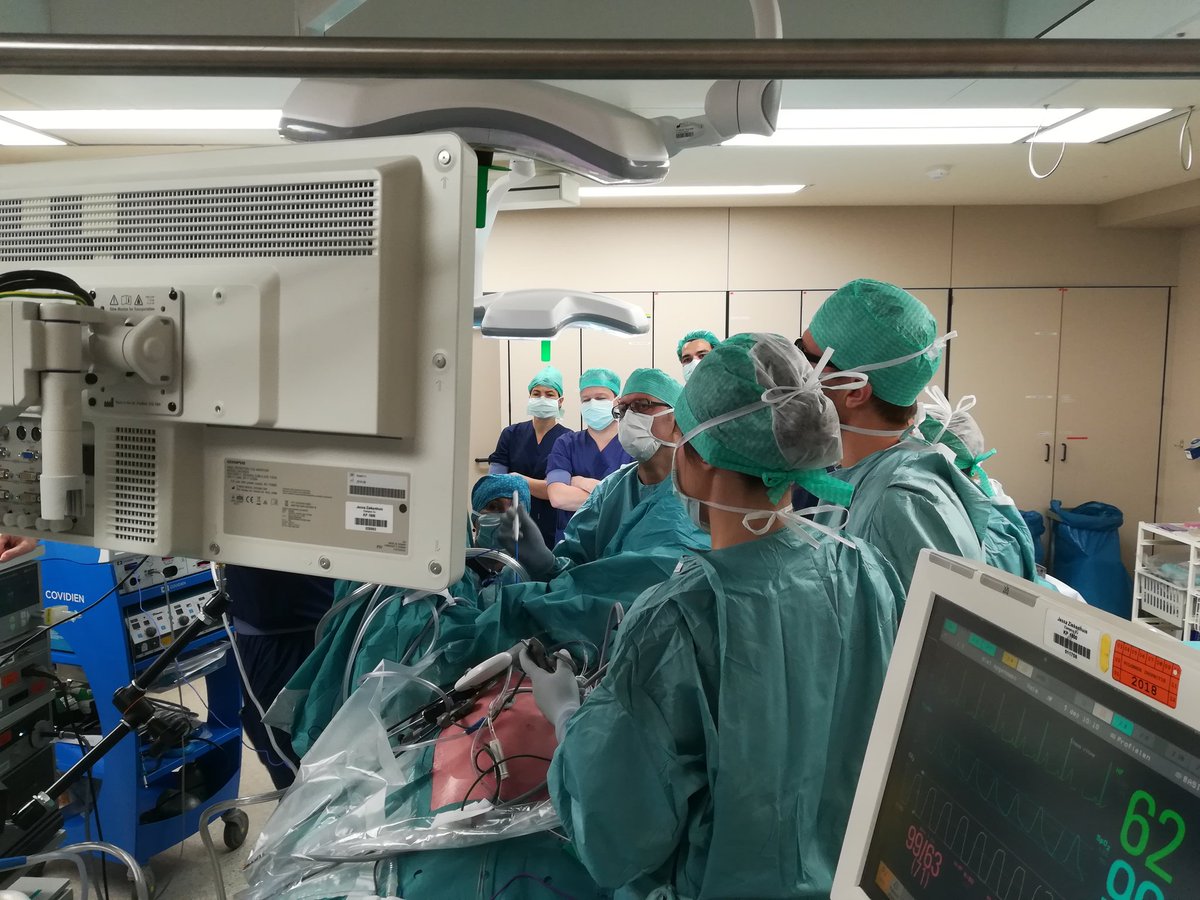 DLivemed tweet media