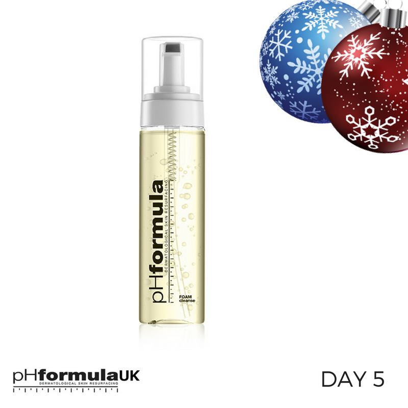 Exfoliate the skin without leaving it dry &amp; tight. pHformula FOAM Cleanse contains Hamamelis Virginiana extract  which leaves the skin feeling refreshed whilst retaining moisture.

#pHChristmas #Exfoliate #Countdown #Christmas
