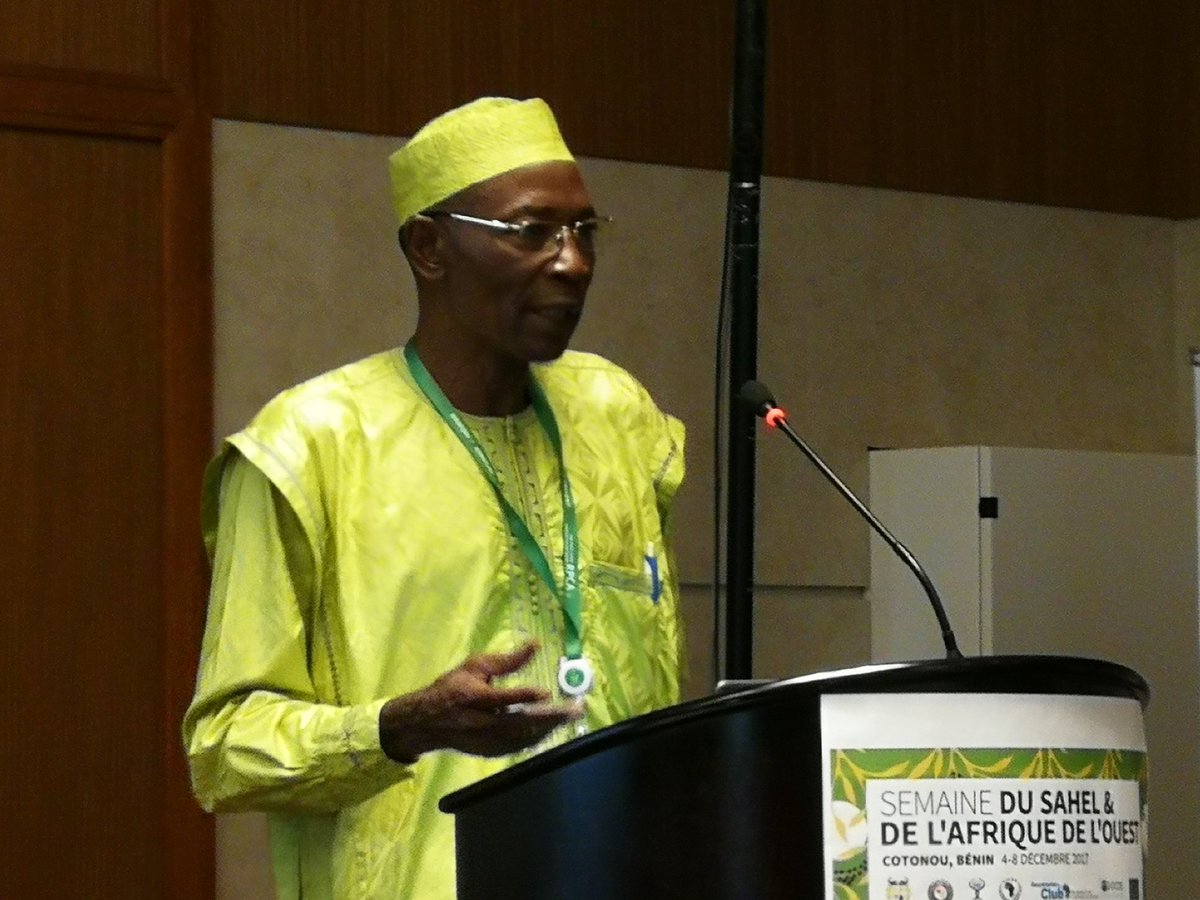 CILSSinfos's tweet photo. Mise en oeuvre d'une approche territoriale de sécurité alimentaire et nutritionnelle. L'expérience du #Niger présentée par Saley Mahamadou, Conseiller #HC3N " les Nigériens Nourrissent les Nigériens" #CILSS #rpca_network @CILSSinfos https://t.co/gnxn7PIslE