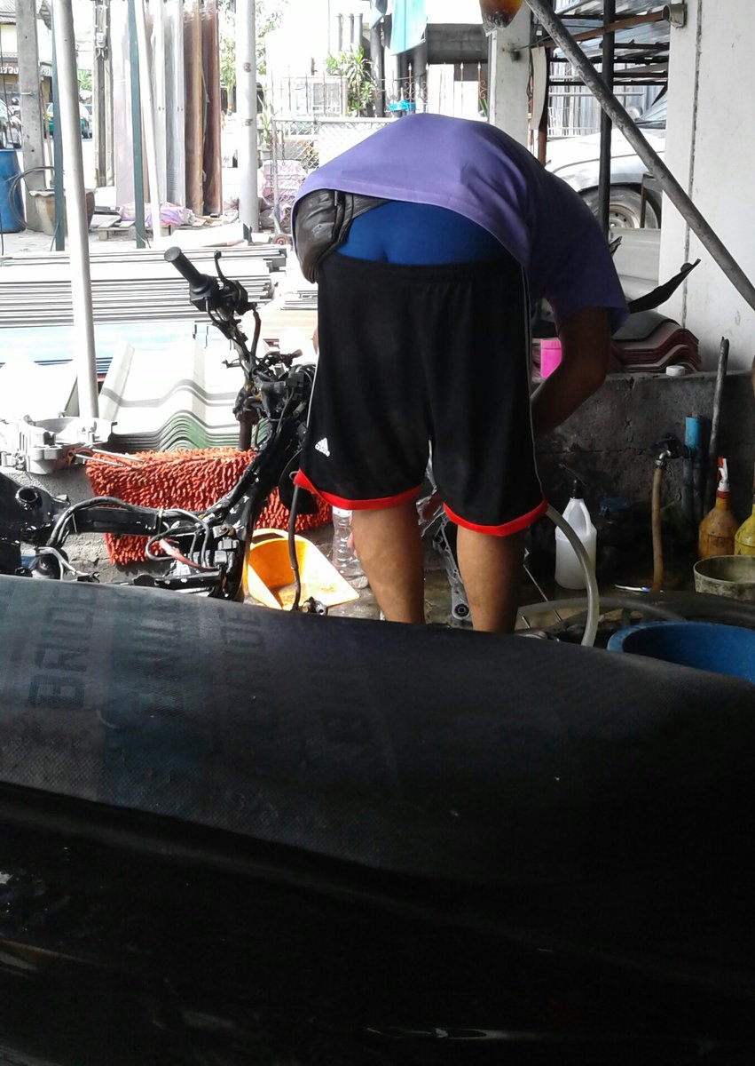 เพื่อนรักมึงเล่นเเบบนี้
ทำเอาหัวใจกูแทบจะหยุดเต็นเลยเพื่อน