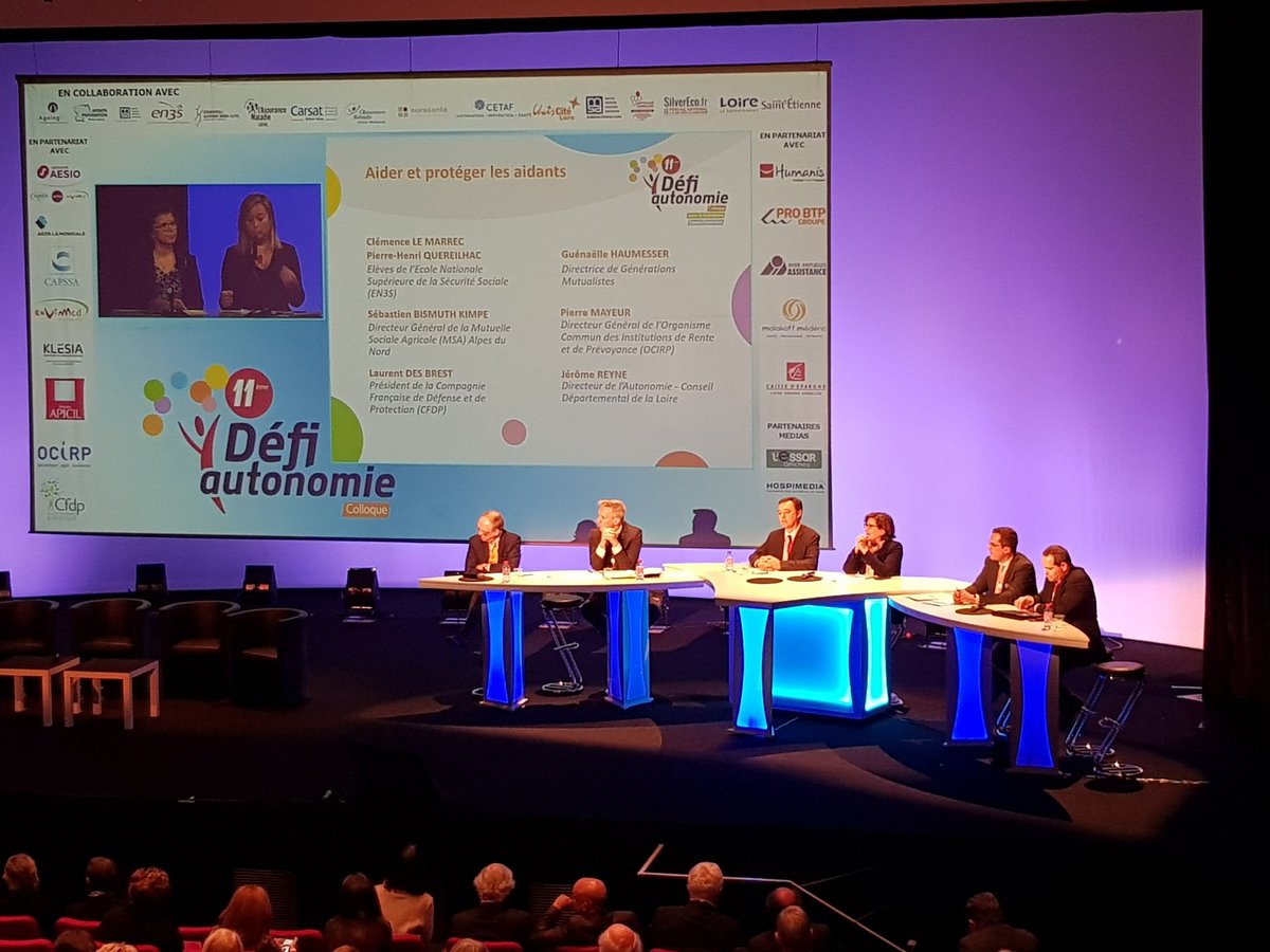 Defi_autonomie's tweet photo. #defiAutonomie2017 Aider et protéger les aidants. Dernière table ronde du matin ac les élèves de @EN3S_officiel, S Bismuth Kimpe, @msa_actu, L Des Brest, @Cfdp_Assurances, @GHaumesserGM, Générations Mutualistes, @pmdu75, @OCIRP, J Reyne, Département de la Loire https://t.co/zL4U6WAGSe