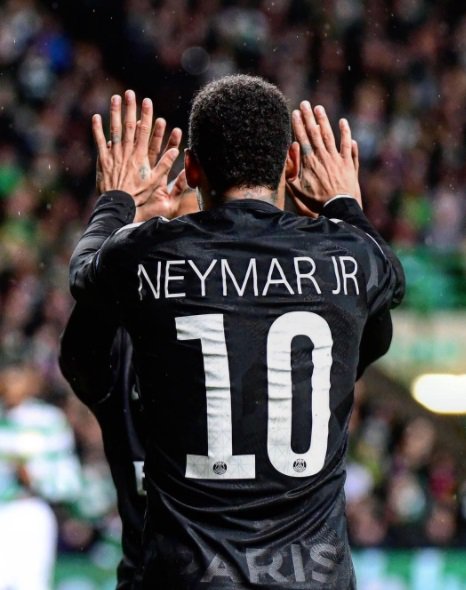 Footballtweet's tweet photo. If Neymar scores against Bayern Munich tonight, he'll become the first player in history to score in all 6 Champions League group games. 🔥⚽ https://t.co/0Aci0cbRV9