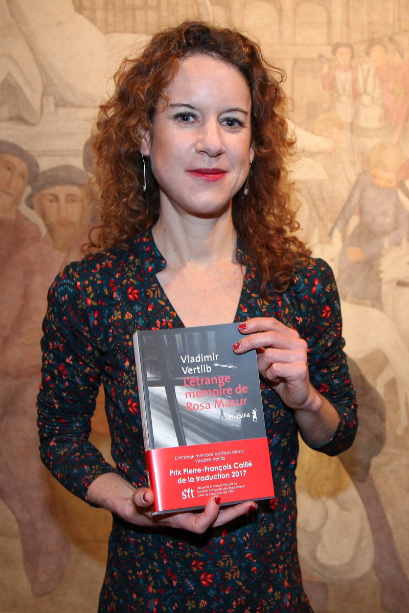 SFTfr's tweet photo. [Actu SFT] Félicitations à Carole Fily, lauréate du prix Pierre-François Caillé de la #traduction 2017, pour sa traduction de l'allemand de « L’étrange mémoire de Rosa Masur ». C’est à découvrir ici : https://t.co/r5h3VkyBZt #PFC2017 https://t.co/rF6j8Z2Zh1