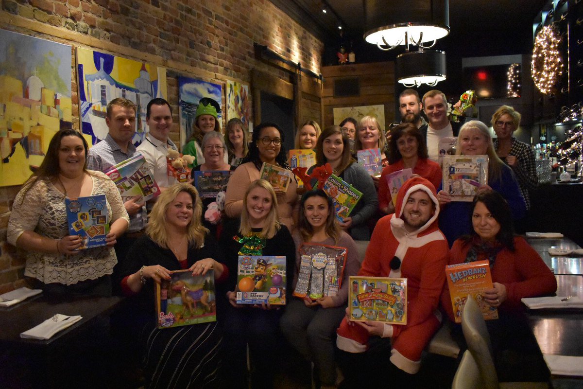 A wonderful evening celebrating with Team Lindsay at our staff Christmas party!! #Giving #Community - Love that we could support our local Lindsay Kinsmen Toy Drive in the process <a href="/MichelleW_TD/">Michelle Wilson</a> <a href="/kyle_dalgleish/">Kyle Dalgleish</a> @PeterTaylor_TD