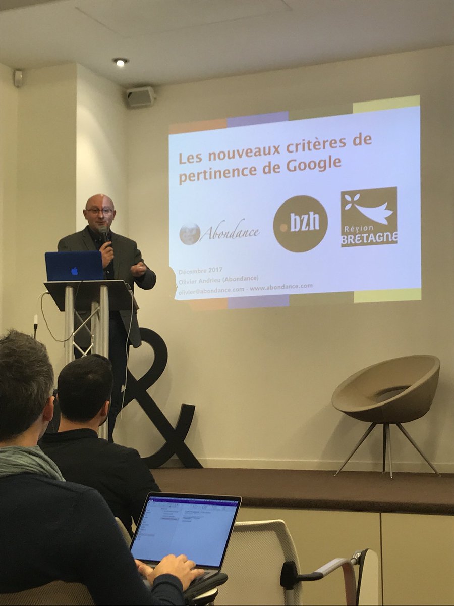 marine_neveu_'s tweet photo. Conférence d’Olivier Andrieu @abondance_com sur la stratégie de référencement des sites
#seo #digitaleo #pointbzh https://t.co/Uy65ZGIRsW