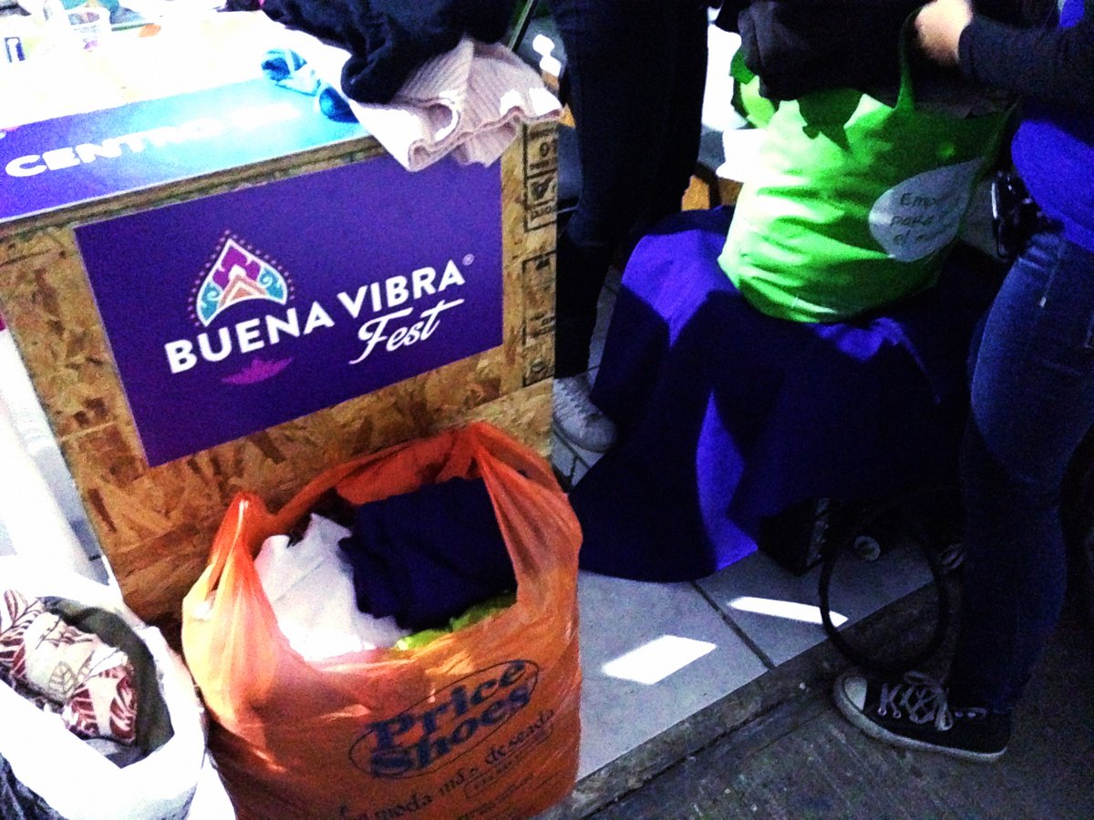 PorqueSomosMx's tweet photo. Gracias al @BuenaVibraFest &amp; La cueva del Yogui por su donación para la campaña Abrigando a México, juntos es más fácil. #PorqueSomosMexico https://t.co/bvWwHgeero