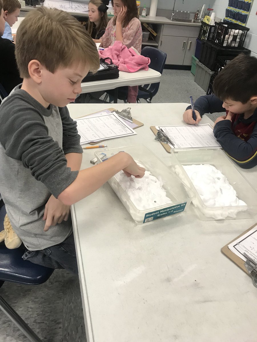 ehsilcox's tweet photo. Math Workshop is soooo much fun! #multisensory #technology #dailyskill #reviewskill https://t.co/gtFmtCdWWg