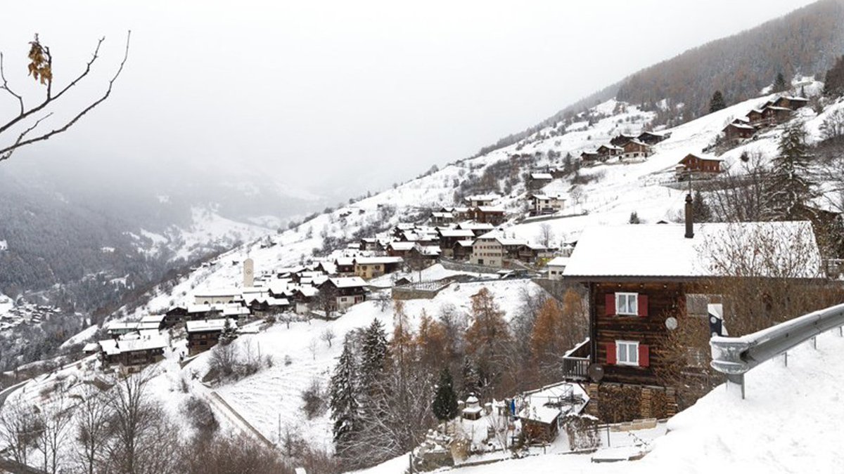 Swiss Alps village offers $70,000 for families to move there bit.ly/2iVwter?utm_so… https://t.co/ax6v1pLB3O