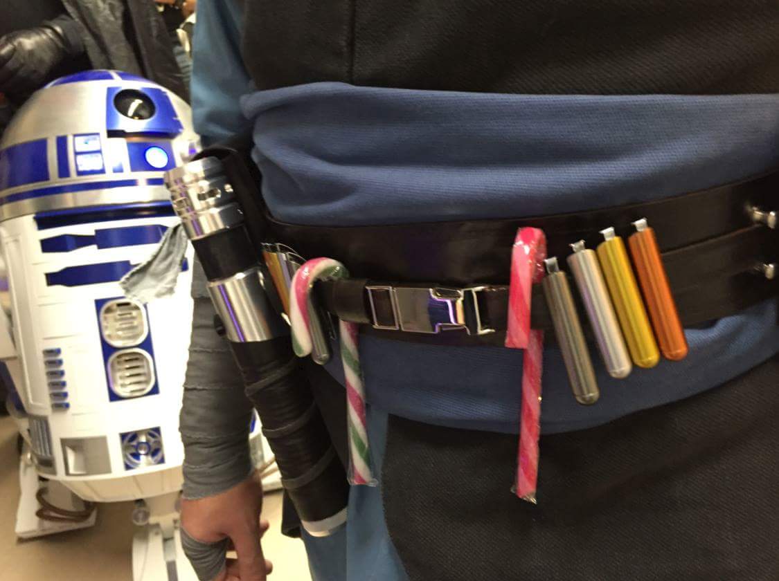 R2D2, Dark Vador, les Stormtroopers... De nombreux personnages de #StarWars ont envahi le département pédiatrique de <a href="/GustaveRoussy/">Gustave Roussy</a>, pour le plus grand plaisir des petits et des grands !
Un grand merci à la <a href="/501stFrench/">501st French Garrison</a> et à l'association <a href="/lutinsduphoenix/">@leslutinsduphoenix 🎗️</a>