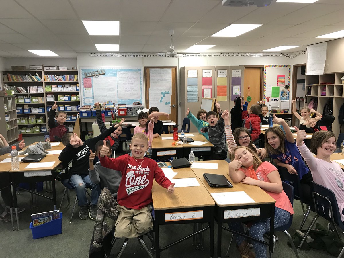 EdTechSmith's tweet image. Working with @rl_sabrinaduke class @pvelemschool on how to record their book talks with their laptops #modelingexpectations