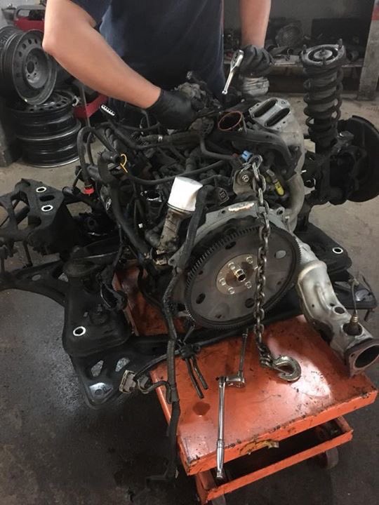 cansafauto's tweet photo. Our team at Can Saf doing a Rebuiled on a Rx8 #cansafauto #cansaf #oshawa #automobile #cars #oil #bowmanville #whitby #ajax #pickering #durham #durhamregion #durhamregionmechanic #mechanic #carsneedlove #oilchange #cansafautorepairs #keepyourcarrunning #oshawamechanic #engines https://t.co/uwIMWQ8K4a