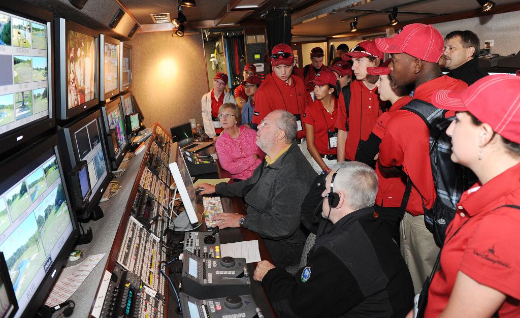 TheToroCompany's tweet photo. Proud of our history w/@TheFirstTee. From 2007-2011 we supported 250 students through The Future Leaders Forum, an immersive experience preparing them for careers in golf. Donate to this important cause thru 12/31, &amp; we'll match your gift: https://t.co/tCKlFyRj3N #Torogives https://t.co/XOZkEp9778