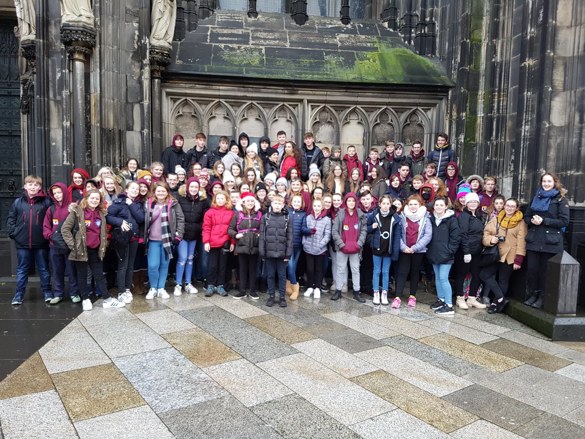 cologne_whs's tweet photo. Full team picture! 🎄🎄🎄 https://t.co/ErohT9l6c9