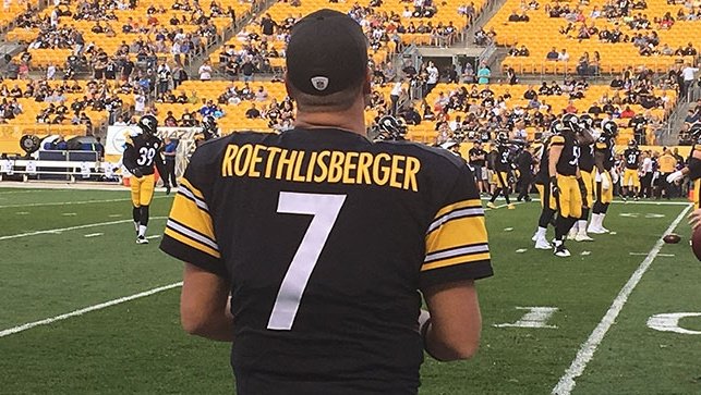 WTAE's tweet photo. Ben Roethlisberger donates to two Cincinnati area police departments https://t.co/nEoGHIlSL5 https://t.co/gV7y7dMt8U