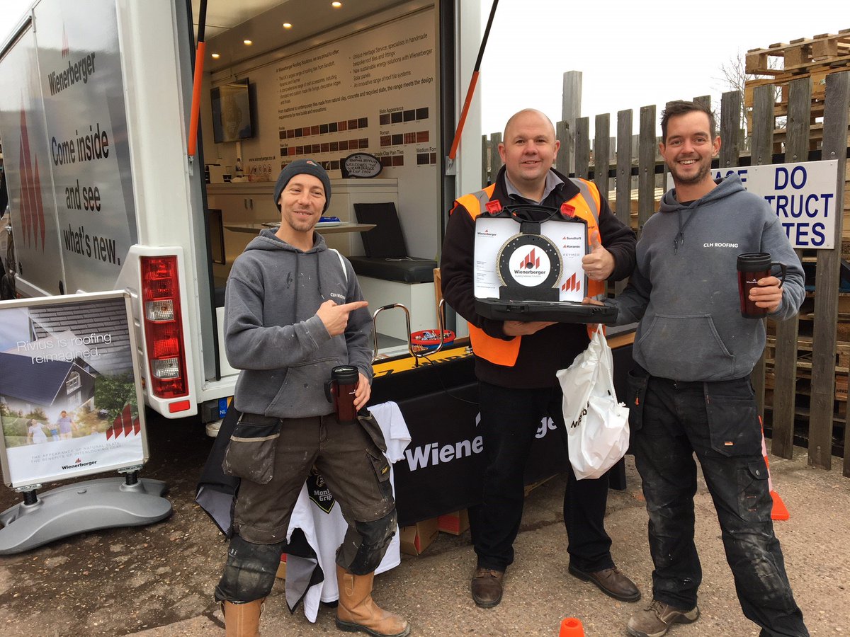 Veronique_WBUK's tweet photo. Hi, we are with MS roofing in Worthing today. And we have our 13th Monkey Grip Buzz Wire winner! Craig Harrington CLH Roofing Portslade. Well done! #roofshow @wienerbergeruk https://t.co/Yr3p8Bm0NT