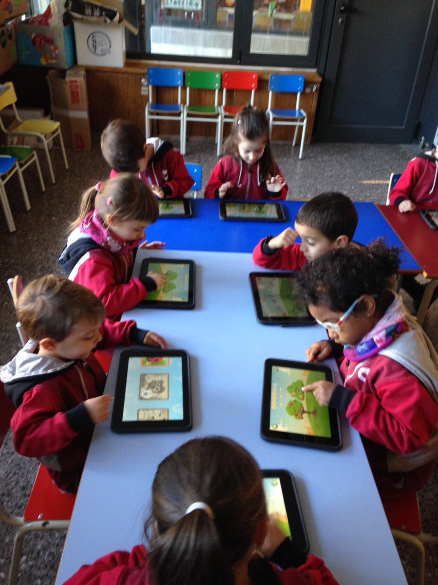 FerrandoNeus's tweet image. Avui els pingüins P4A hem fet tablets. Hem comptat i hem relacionat el número amb la quantitat corresponent!