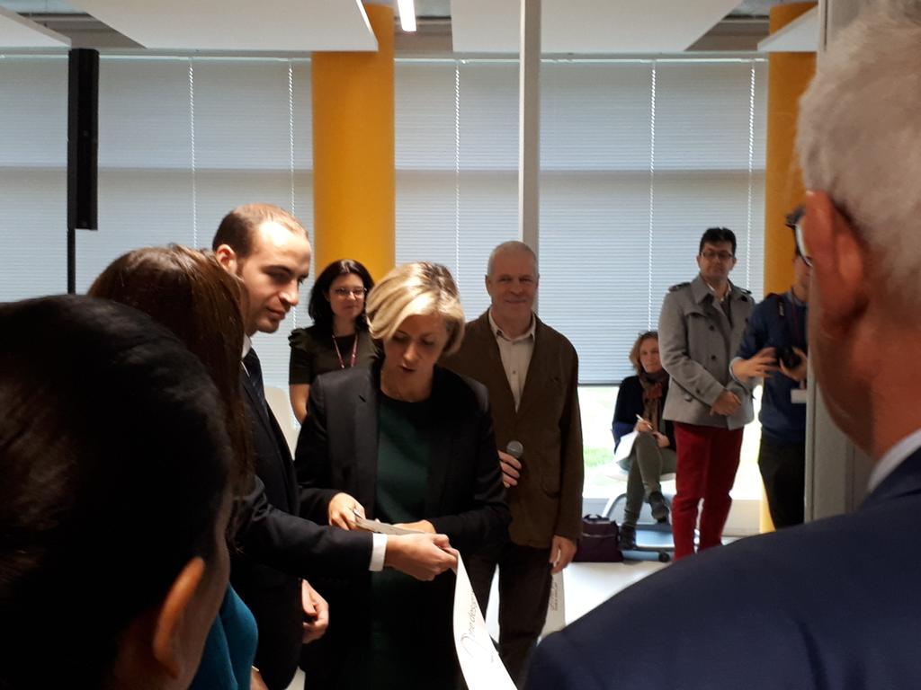 Niapette's tweet image. Inauguration #designspot @valeriepecresse @VincentCreance c est parti !