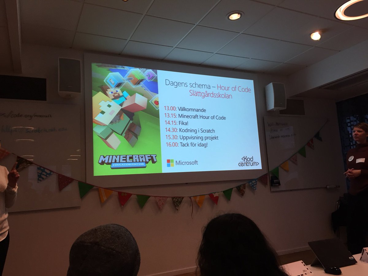 slattgard's tweet photo. Hela åk 4 testar programmering  idag på #Microsoft #hourOfCode #kodcentrum https://t.co/m5iLDivgQK