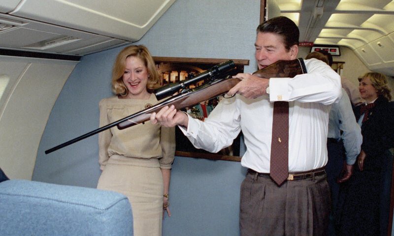 RobbieCarpets's tweet photo. Ronnie used to know how to control the rowdy stag parties on @Ryanair flights in the 80’s #OneForTheGipper https://t.co/GBYhpYzgxV