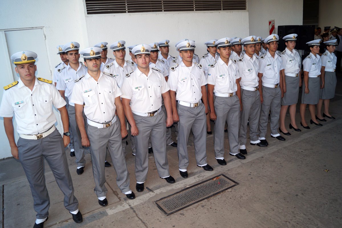 Entrega de 6 vehículos para el Servicio Penitenciario Provincial, lo que fortalecerá el trabajo de los agentes en el servicio.