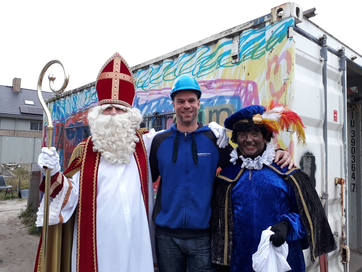 Vandaag Sinterklaas op bezoek bij de #meander. Na lang beraad hoefde er niemand in de zak mee naar Spanje! <a href="/GiesbersRdam/">GiesbersRotterdam</a>