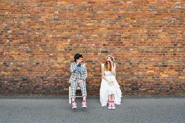 こんばんは！
突然ですがウエディングドレスとスニーカーの組み合わせなんて最高にオシャレだと思いませんか💗
あの新垣結衣さん主演の大ヒットドラマでもウエディングドレスにスニーカーを着用していましたね☀️
カジュアルにキメることのできるスタイリングはこれからの新定番になりそうですね👗👟
