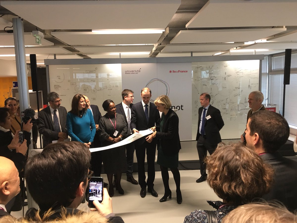 Sieberath's tweet image. Inauguration du @DesignSpotUniv à @comParisSaclay pour faire entrer le design dans la culture de projet française #DesignSpot avec PR @UnivParisSaclay et @vpecresse