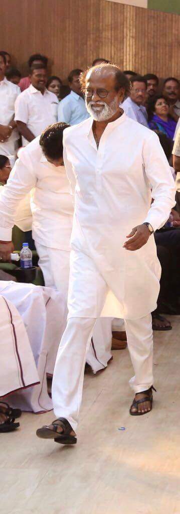 prasanthromech's tweet photo. நே���்று பஸ் கண்டக்டர்
இன்று இந்தியாவின் சூப்பர் ஸ்டார்
நாளை தமிழகத்தை ஆள போகும் எளிமையான தலைவர்
#1WeekForTHALAIVARBirthday https://t.co/aH452M5Ag3