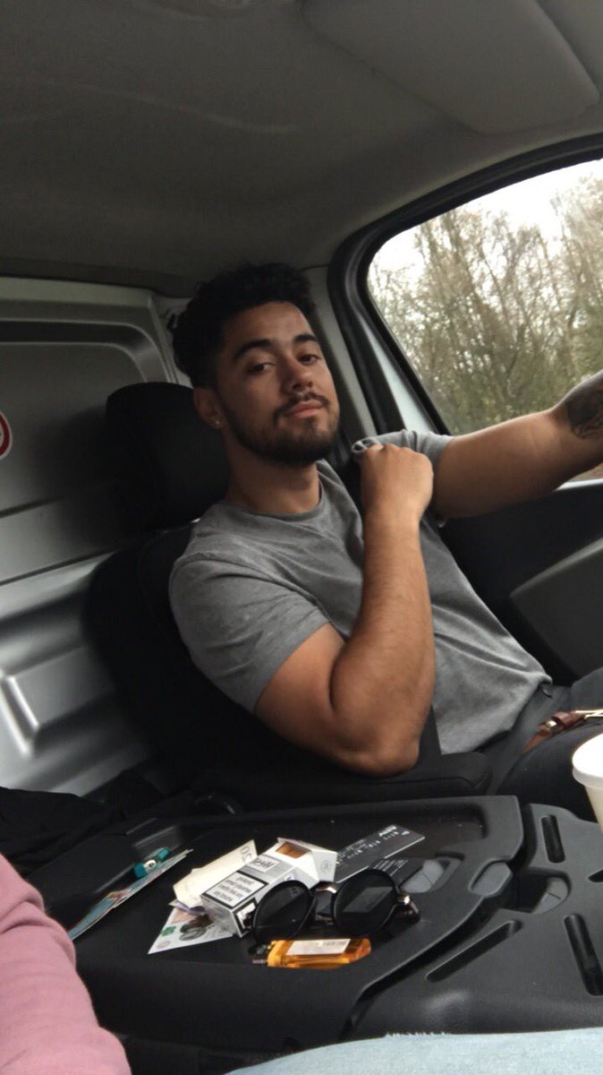SmithLewis92's tweet photo. If the guy you’re ‘seeing’ is called Ryan and he’s currently travelling from Fleet to Guildford then I hate to break it you but he’s cheating on you https://t.co/EomgXKEsgm