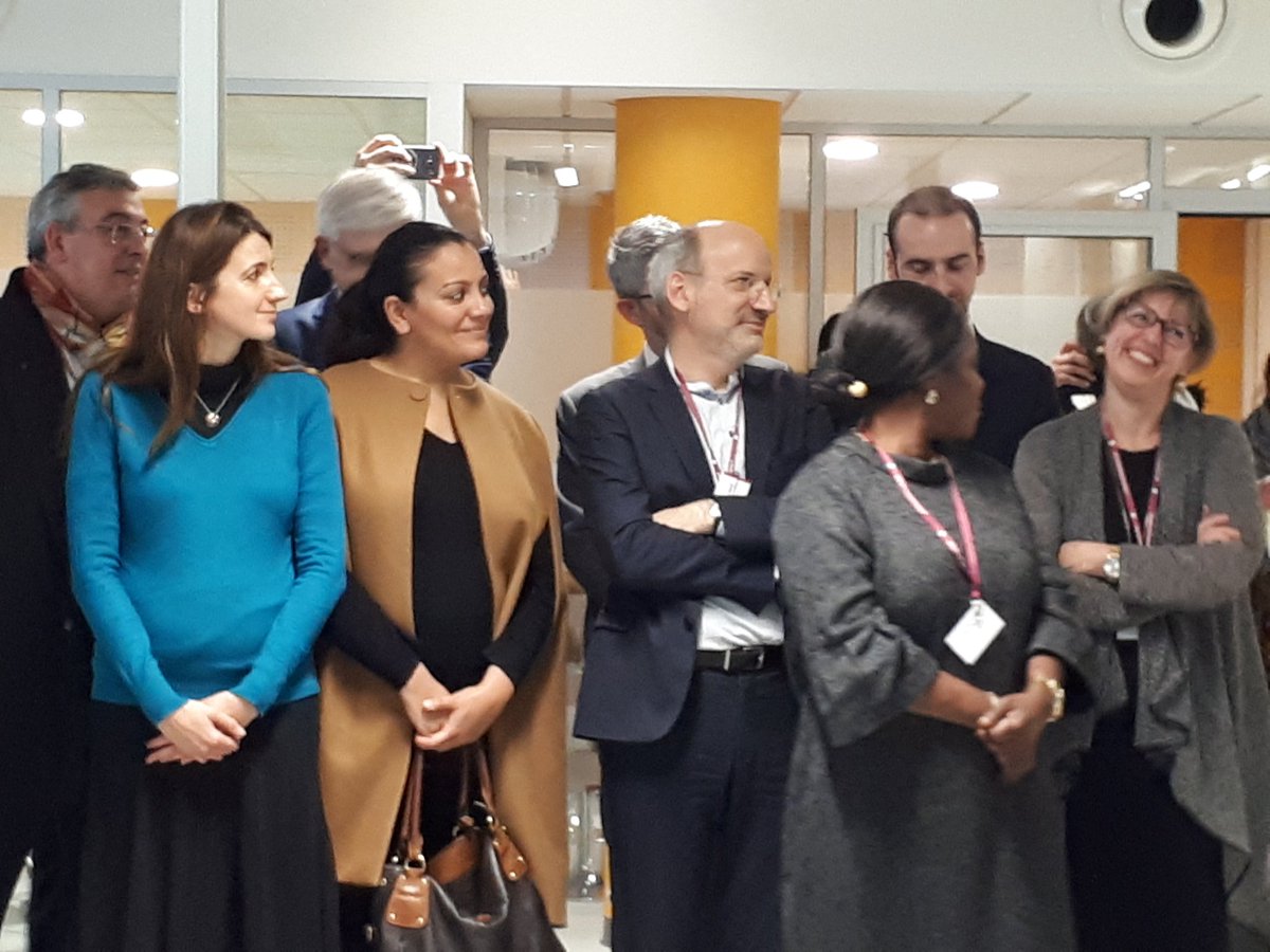 Niapette's tweet image. Belle représentation aussi des femmes @fatenhidri quelques mois après le lancement a l IRTsystemx toujours aussi active bravo ! #designspot @StrateDesign