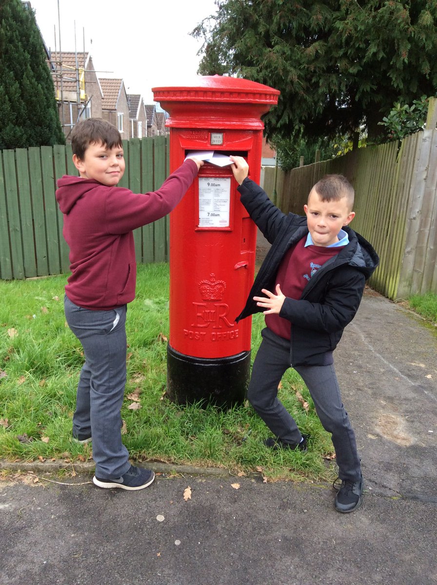Plasyfelin's tweet photo. An exciting morning posting our letters to Santa! #plapclass8 https://t.co/CDfhVEWiPS