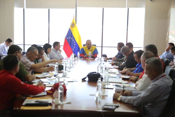 View image on Twitter