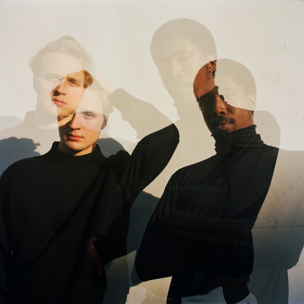 bestfitmusic's tweet photo. Vesce drop emotional EP Self-Edit featuring “DSCVRY” https://t.co/zfw2pDaQpO https://t.co/YsMulQIWf3