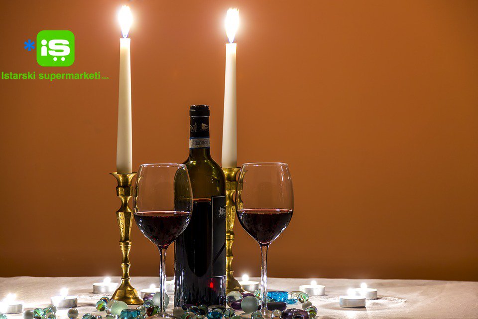 IstrianWine's tweet photo. When was the last time you prepared a romantic dinner with candles and wine for your loved one? 😊
https://t.co/VQaE7gVRU2
#Wine #WineTasting #WineRegion #IstrianWine #Grapes #Aroma #Harvest #WineCellars #ILoveWine #IstrianSupermarkets #Romance https://t.co/ptbaTmPUyi