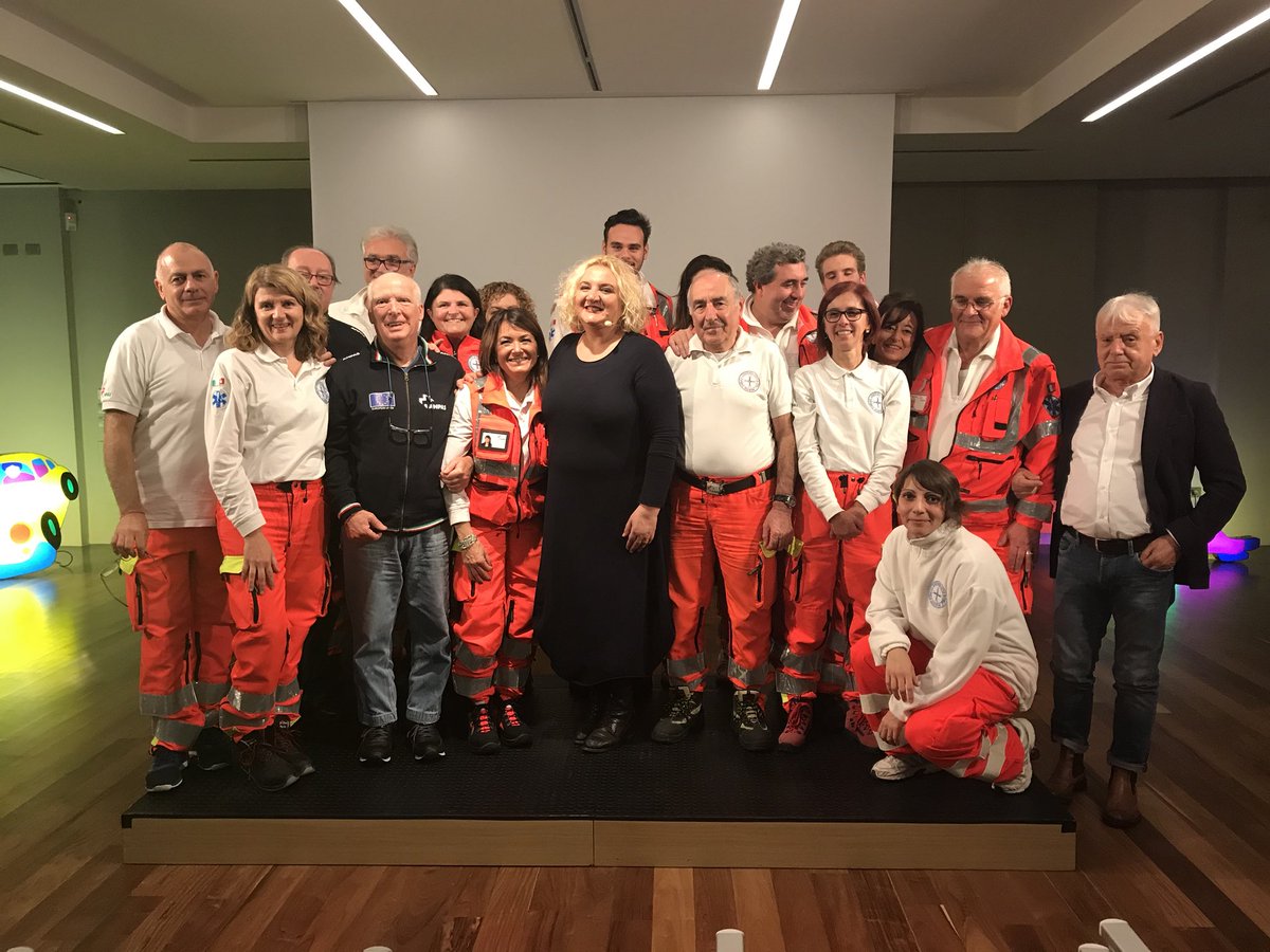 PA_Forli's tweet photo. #viviamo #pa-forlì #mariapiatimo @FondazioneDZ grande serata e grasse risate. Grazie a tutti dalla Pubblica Assistenza Città di Forlì ❤️ https://t.co/PHv7128IwQ