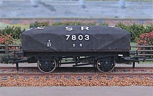 NWesternModels's tweet photo. #12daysofmodelling day 5 These wagon Tarpaulins are great for adding detail to your open wagon fleet, they were widely used in the steam and early diesel age https://t.co/XITEQUFIlv #ModelRailway #Ngauge #Model #Hobby #SBS https://t.co/uQ4J10nCJj