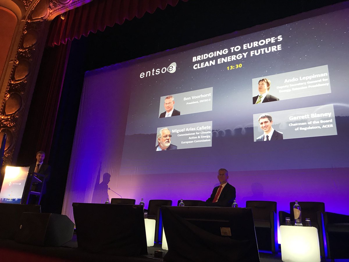 laurentschmitt's tweet photo. Bridging Europe Clean Energy Future #EEF17 panel starting with key European leaders @MAC_europa @CEERenergy @ENTSO_E @leppiman « key is to seamlessly engage #Prosumer into wholesale » @ristori20 @FSR_Energy @Energy4Europe @Engerati https://t.co/Iy1yWTIElk